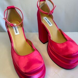 Steve Madden Fuchsia Platform Heels
